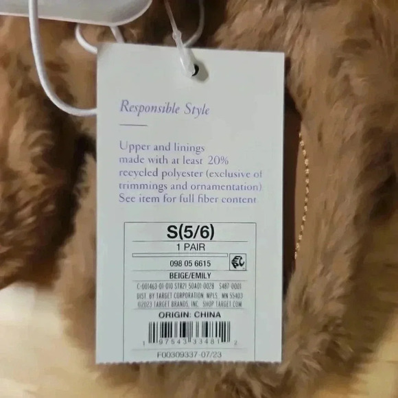 Stars Above Biege size US 5/6 soft fuzzy slip on slippers - Picture 2 of 8